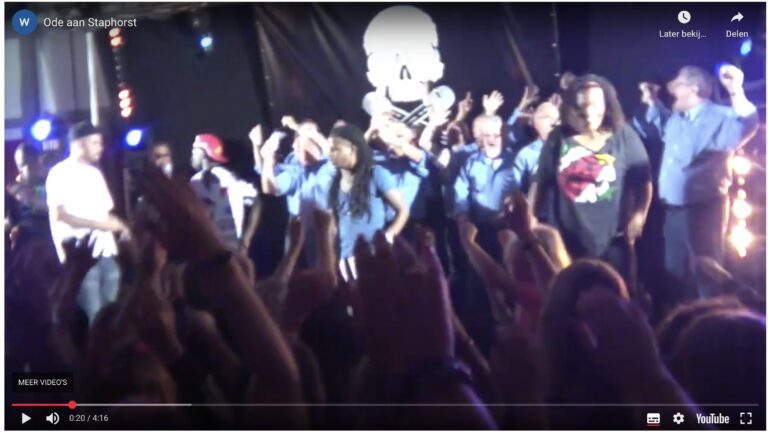 Optreden met rappers in feesttent Staphorst